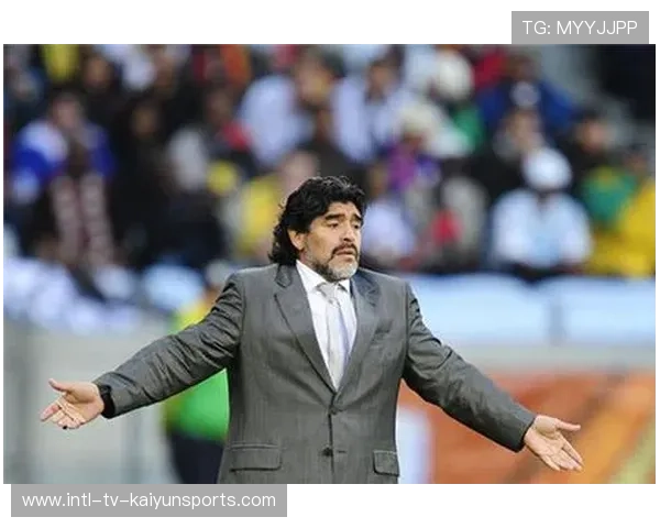 马特乌斯:在足球历史的画卷中,马拉多纳是最亮的那一笔,马特乌斯谈马拉多纳 马特乌斯:在足球历史的画卷中,马拉多纳是最亮的那一笔,马特乌斯谈马拉多纳